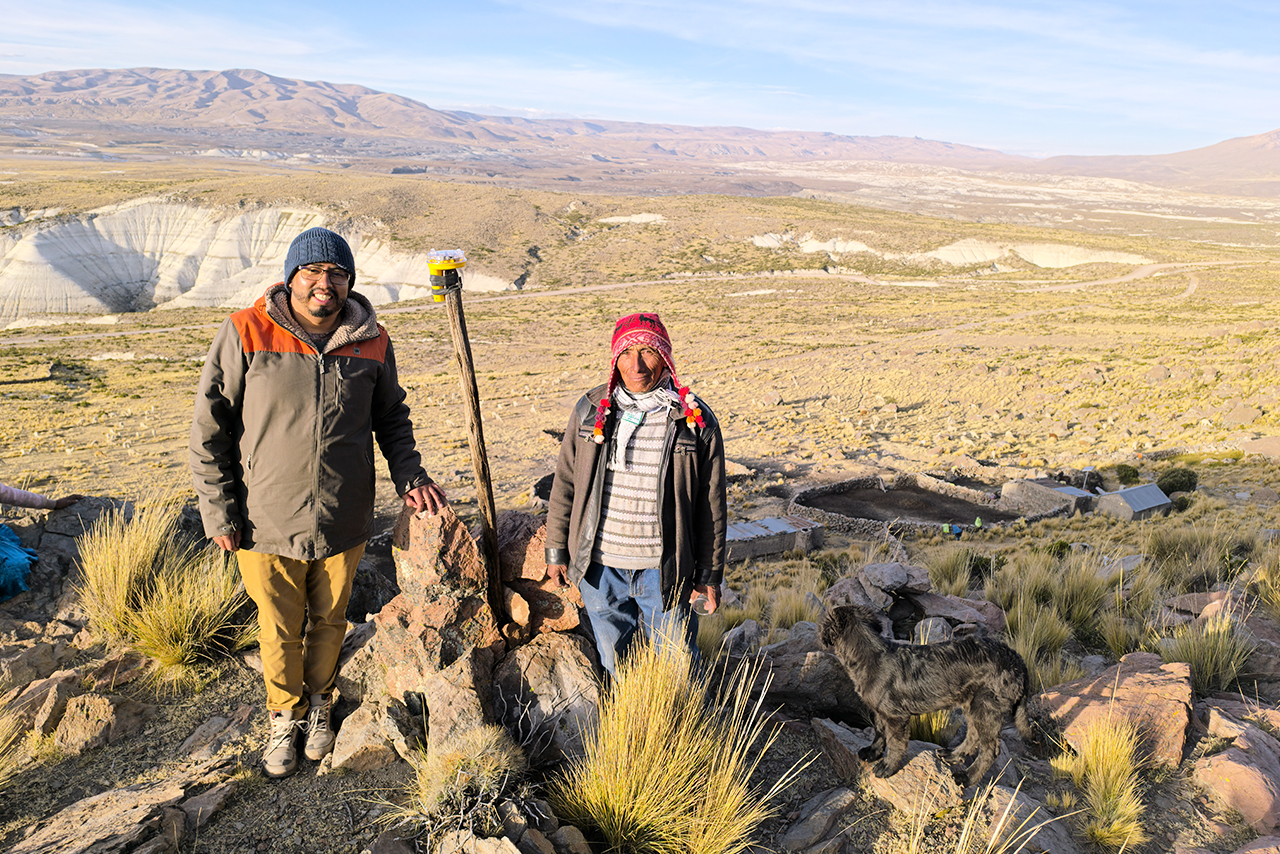 In Peru and Argentina, non-lethal mitigation actions were implemented in the same territories where responsible pet ownership efforts were also carried out, creating a synergy aimed at reducing conflicts with wild carnivores and sustaining coexistence.©Anthony Pino Ch. / AGA