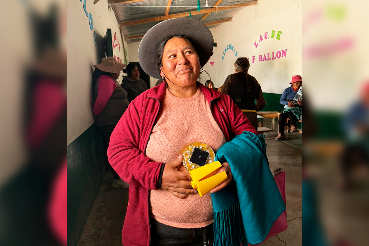 In Peru and Argentina, non-lethal mitigation actions were implemented in the same territories where responsible pet ownership efforts were also carried out, creating a synergy aimed at reducing conflicts with wild carnivores and sustaining coexistence. ©Cintia Tellaeche / AGA