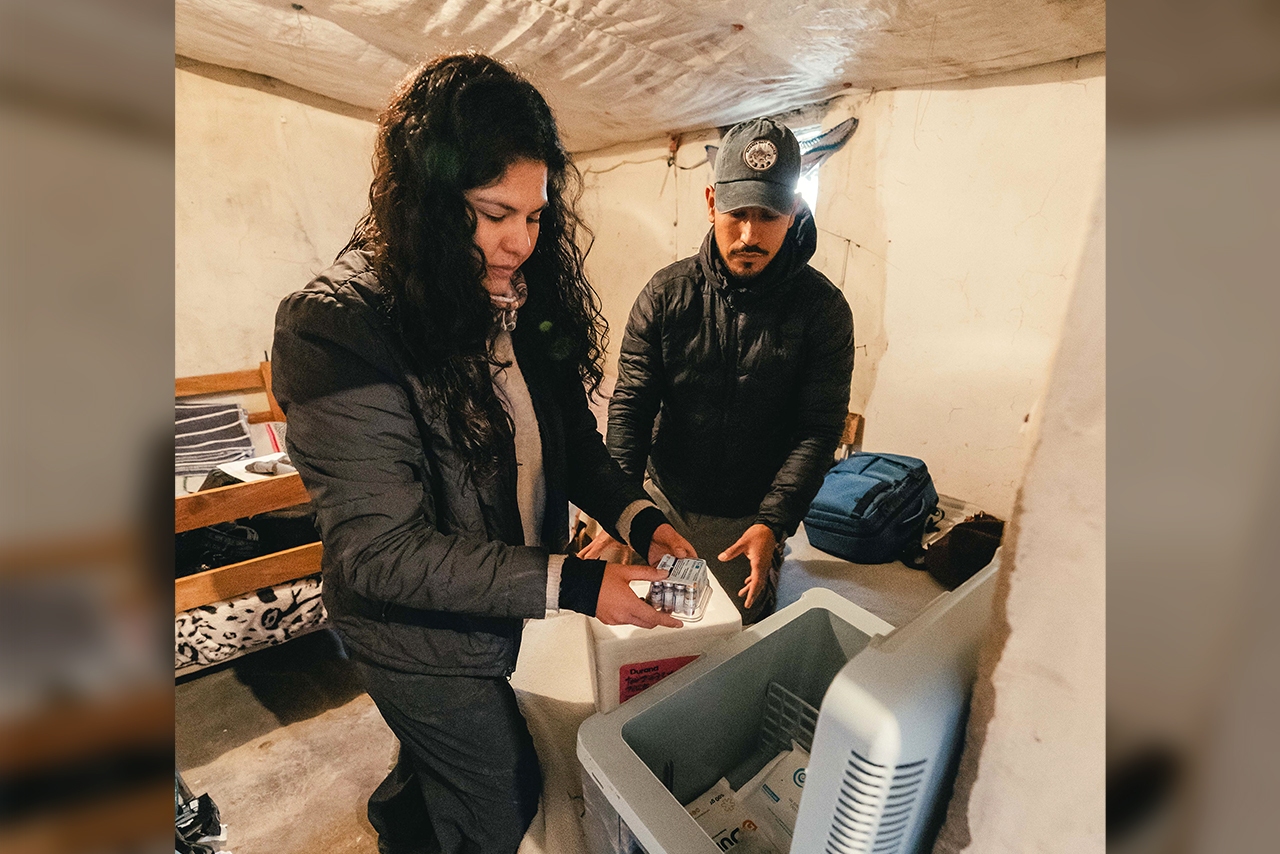 The deworming, vaccination, and sterilization campaigns carried out in San Juan de Tarucani, Peru, are part of a responsible pet ownership strategy that contributes to animal health and conservation. ©Franco Zegarra / AGA
