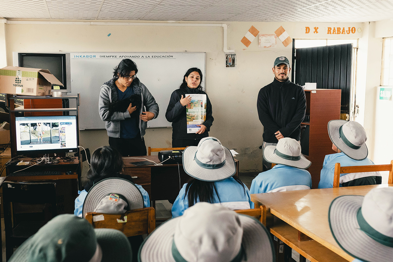 The deworming, vaccination, and sterilization campaigns carried out in San Juan de Tarucani, Peru, are part of a responsible pet ownership strategy that contributes to animal health and conservation. ©Franco Zegarra / AGA
